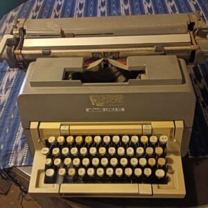 Mechanical Olivetti Linea 98 typewriter
