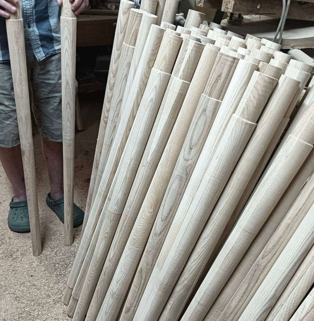 Wooden legs for office furniture - Image 2